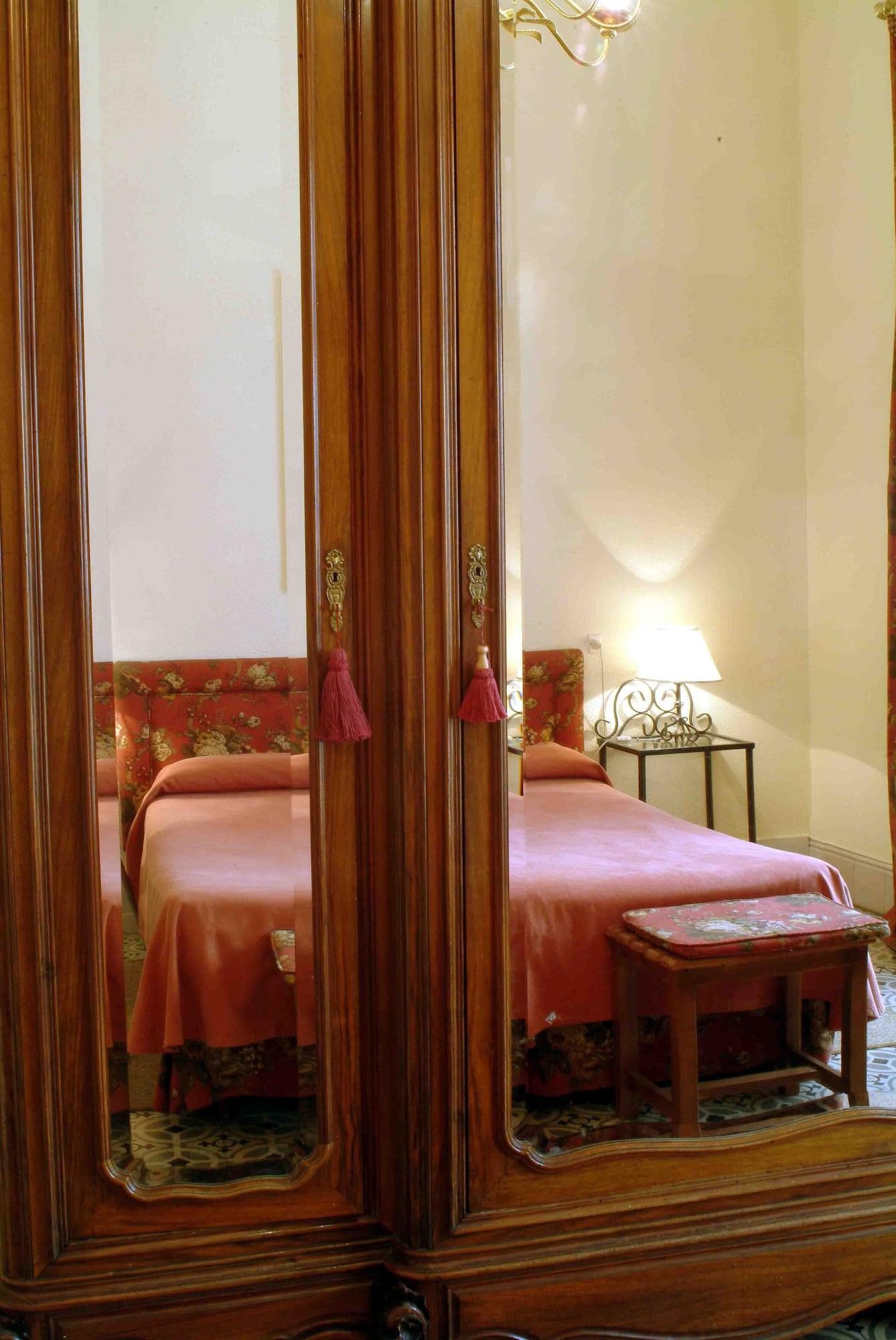 Simon Hotel