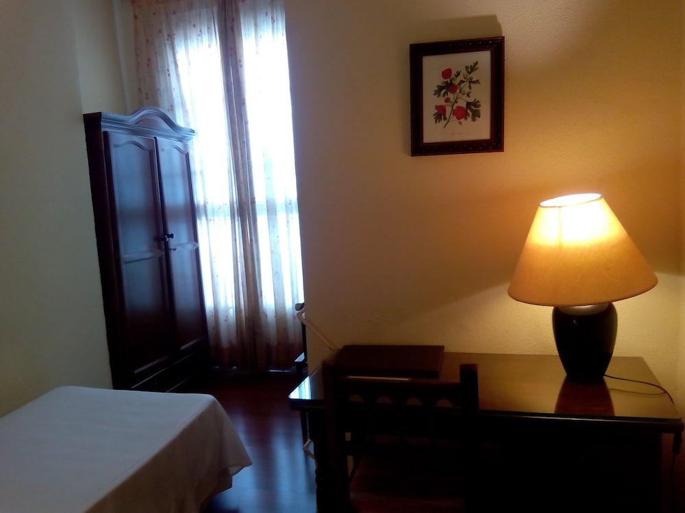 Simon Hotel